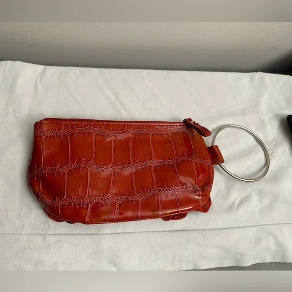 Chateau Wristlet /  Clutch - Picture 2 of 3